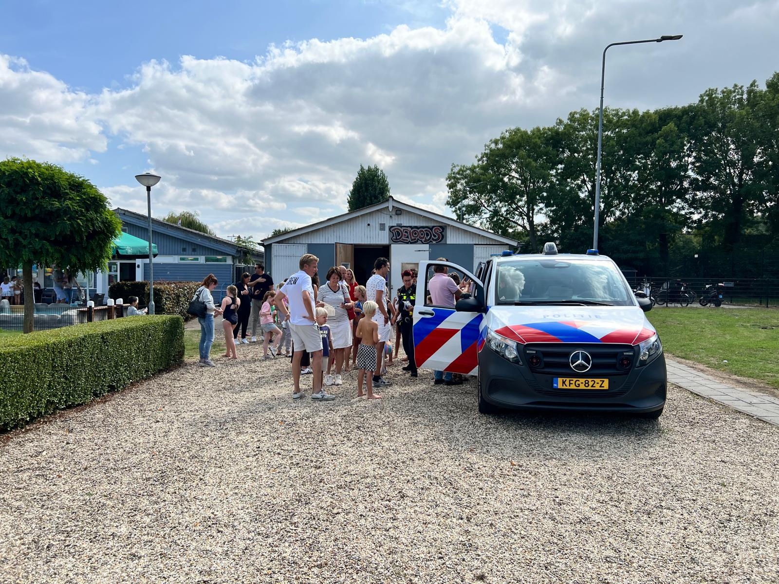 Bezoek van de politie aan Treech ’42