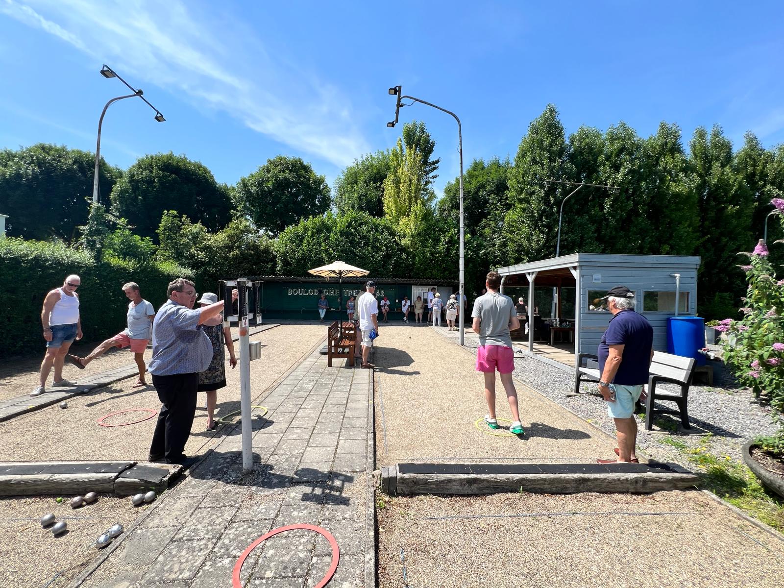 Jeu de boules voorafgaand aan de bingo